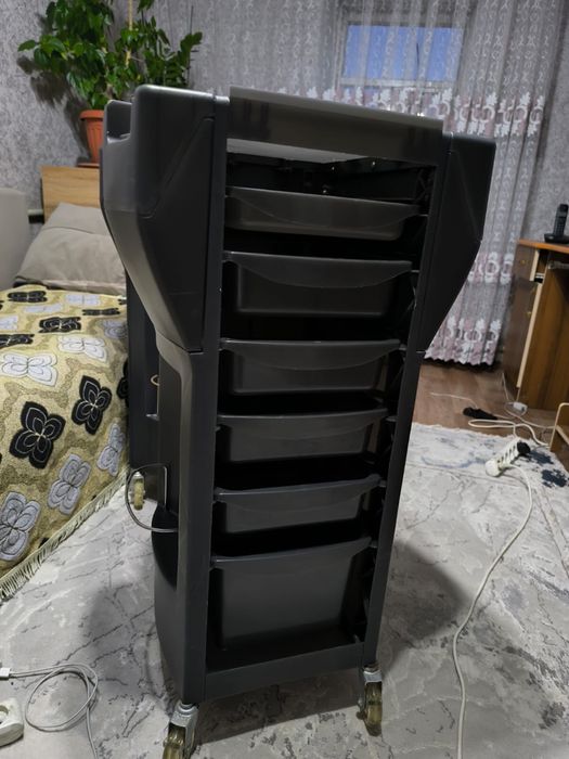Продам помощник для парикмахера б/у
