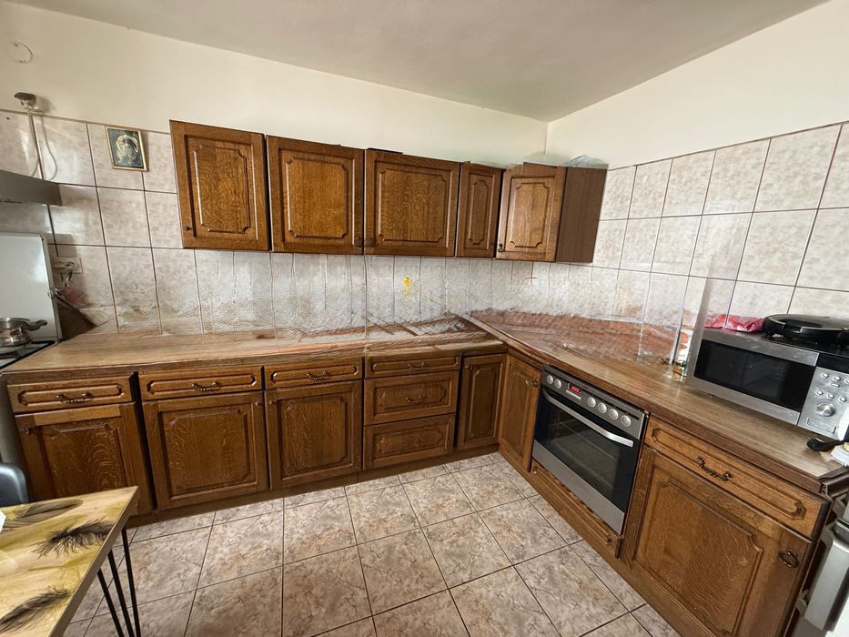 Mobila din lemn masiv