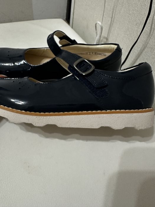 Туфли школьные новые