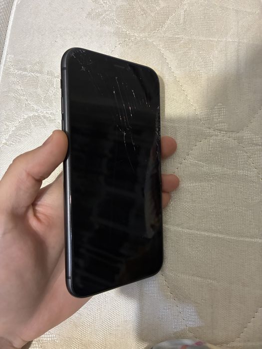 Iphone 11, 65gb akb 77