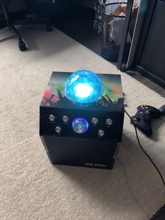 Караоке система. С батерия и 2микрофона