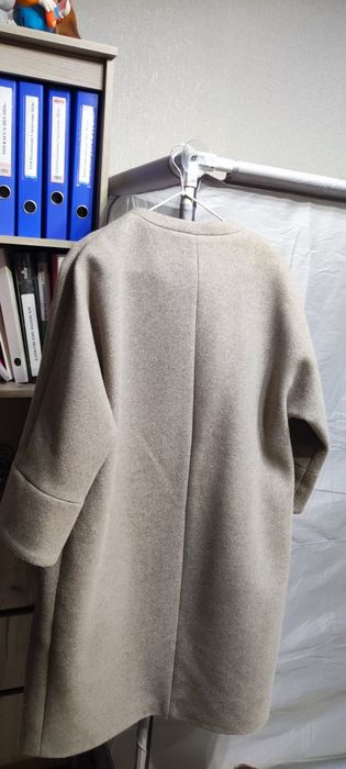 Продам осенние пальто. Размер 50-52