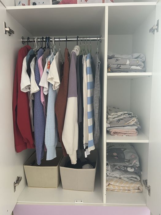 Продам гарнитур для двух девочек