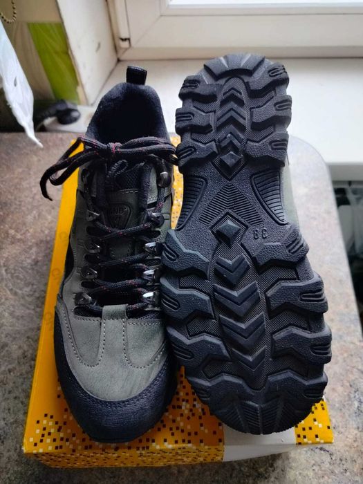 Полуботинки подростковые новые. 38рр.