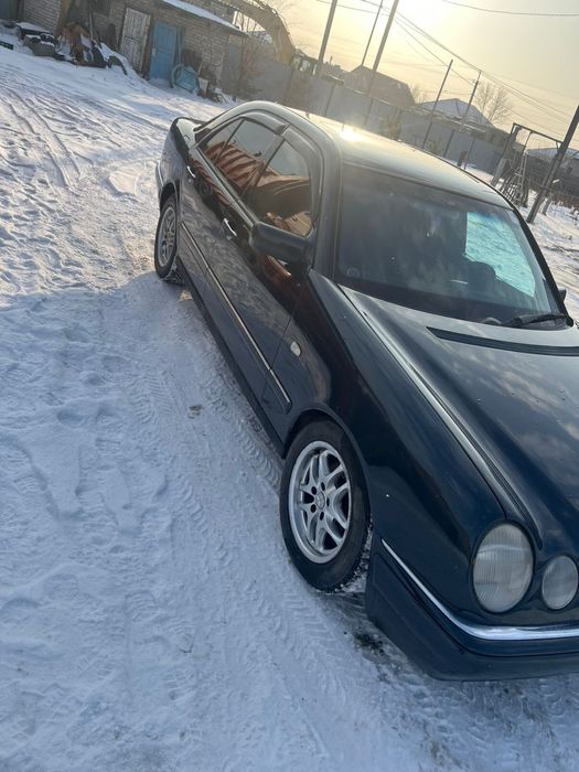 Продам мерс 210