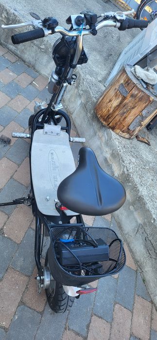Scuter electric chopper ergo.bike – cu șa, suspensie și coș