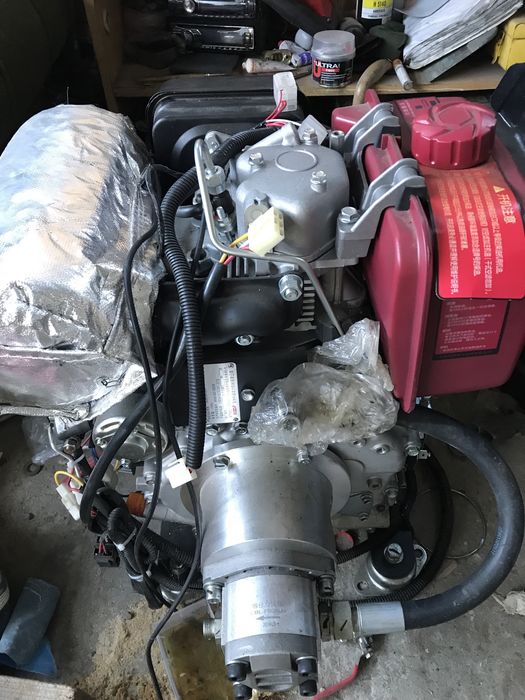 Двигател за мини багер !!!