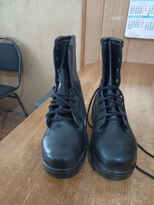 Продам берцы новые.