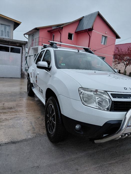 Vând duster 4x2 cu GPL 8 ani