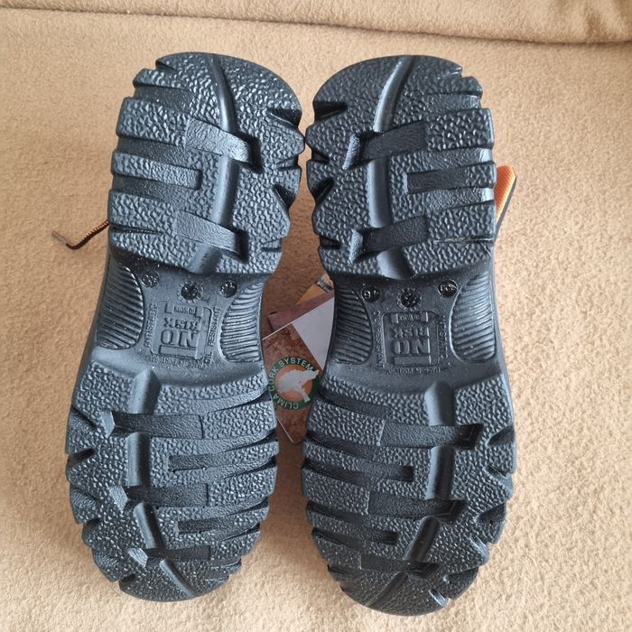 Geaca reflectorizanta XL PORTWEST si Bocanci No Risk nr.45