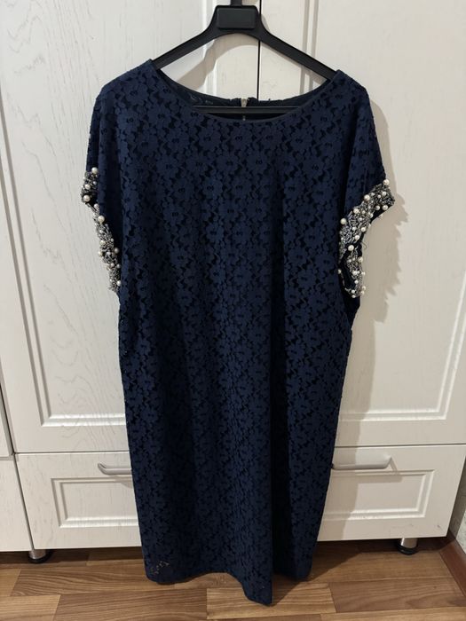 Продам платья футляр