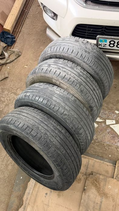 Продам комплект летних шин 215/65. R16