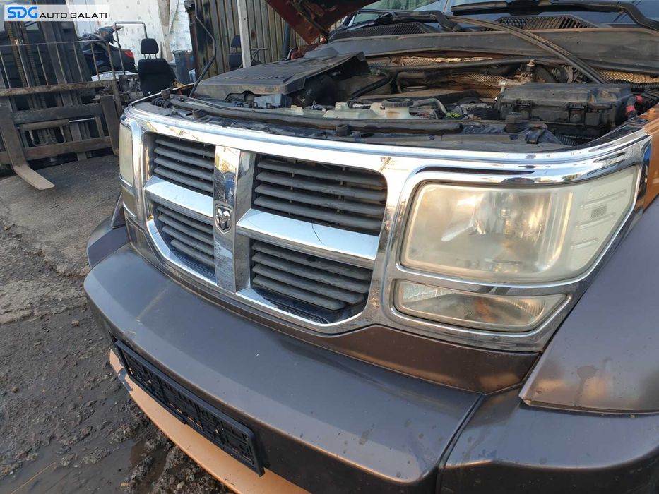 Grila Centrala cu Emblema Cromata Dodge Nitro 2007 - 2012 [C8841]
