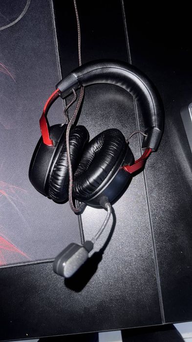 Продам наушник hyper'x could 2/3 для компьютерного клуба