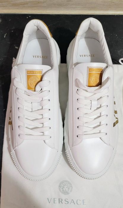 Vând adidas VERSACE originali din piele Nr. 43