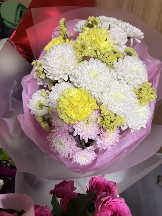 Цветы с корзиной, букет