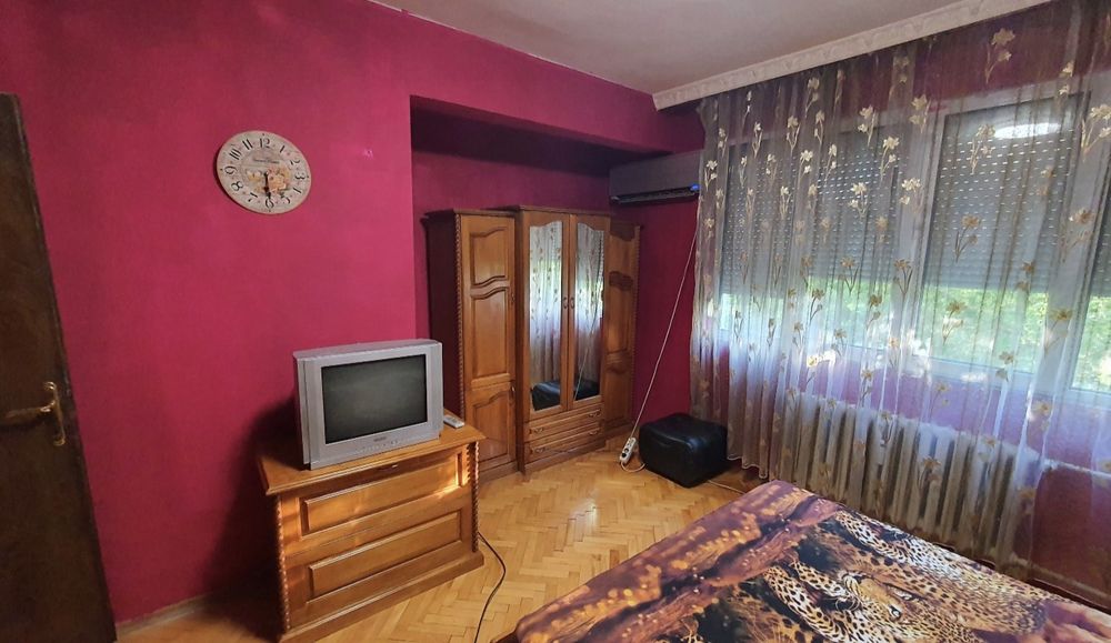Продава се Четиристаен апартамент в Плевен, Широк център - 107 кв.м за 1402 €/кв.м - Снимка #11