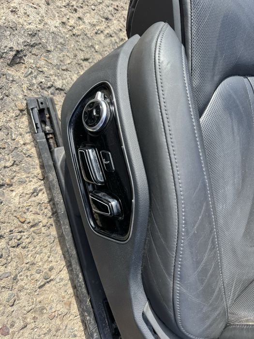 Кожен салон от Ауди А8 2015 г