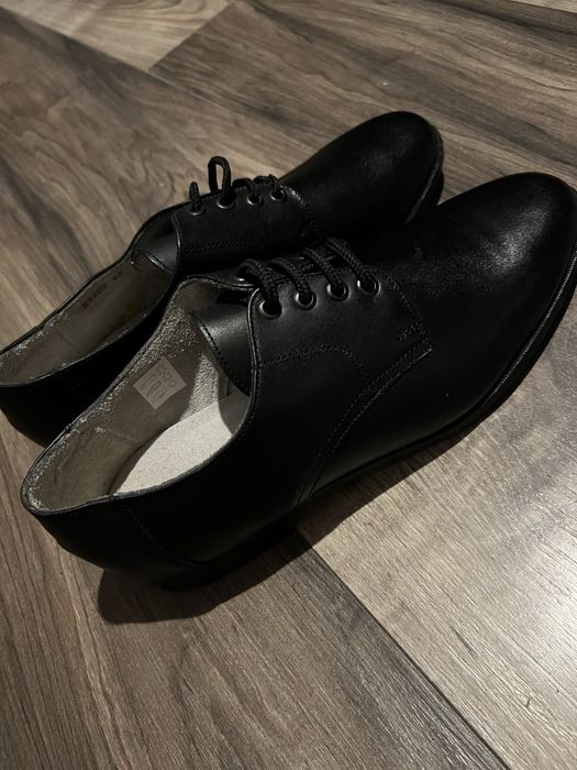 Чисто нови обувки от естествена кожа!