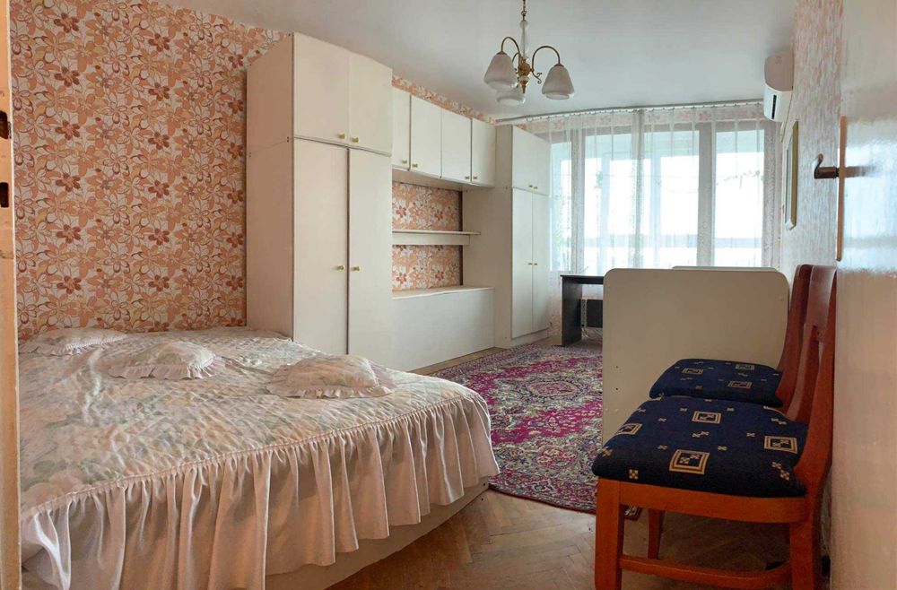 Дава се под наем Двустаен апартамент в Бургас, Лазур - 70 кв.м за 255 € - Снимка #2