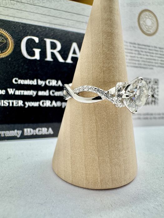 Сребърен пръстен с мойсанит (Диамант) 1 карат