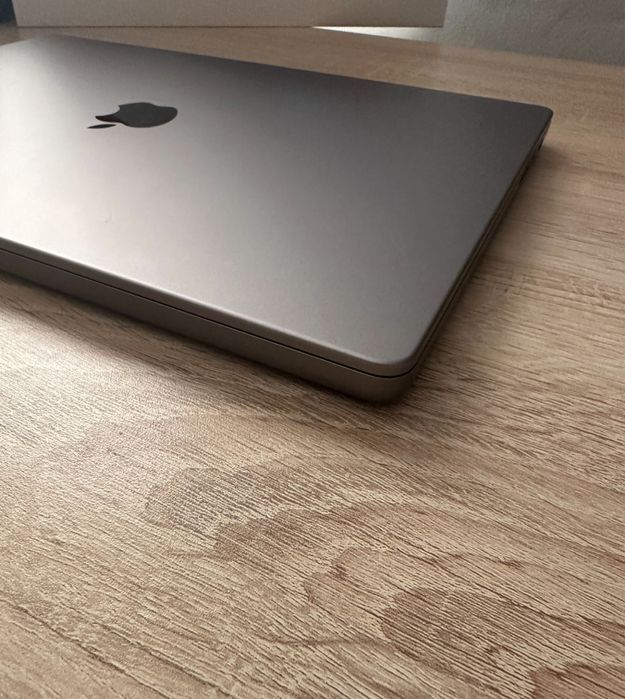 MacBook pro 14 m1 pro 16/512