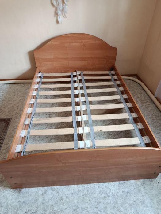 Кровать. Ширина 140 см.