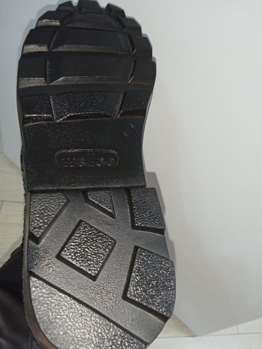 Продам Берцы новый