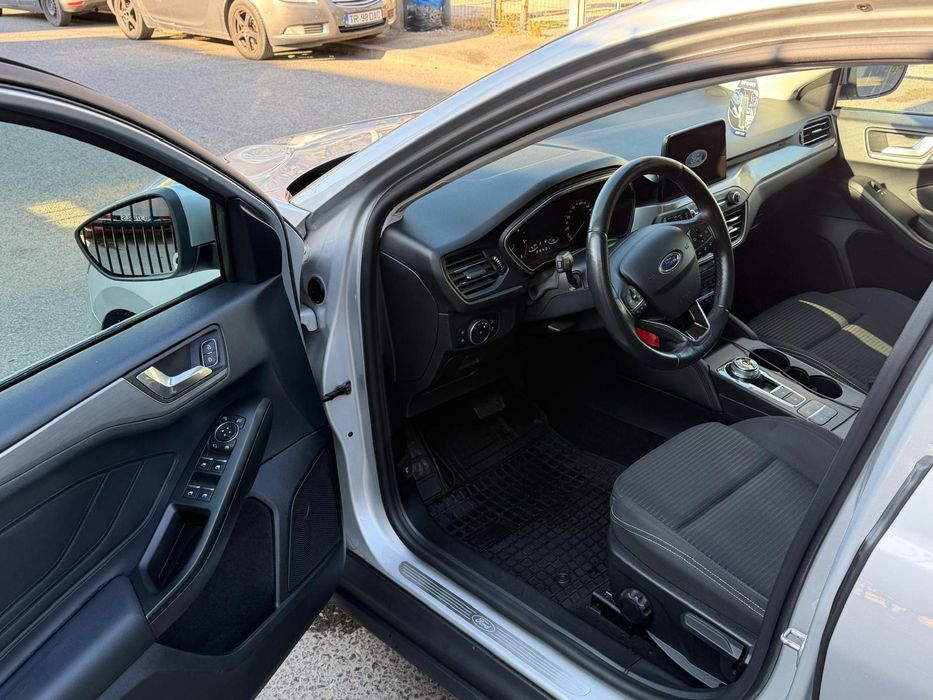 FORD Focus 2019 — imagine 4