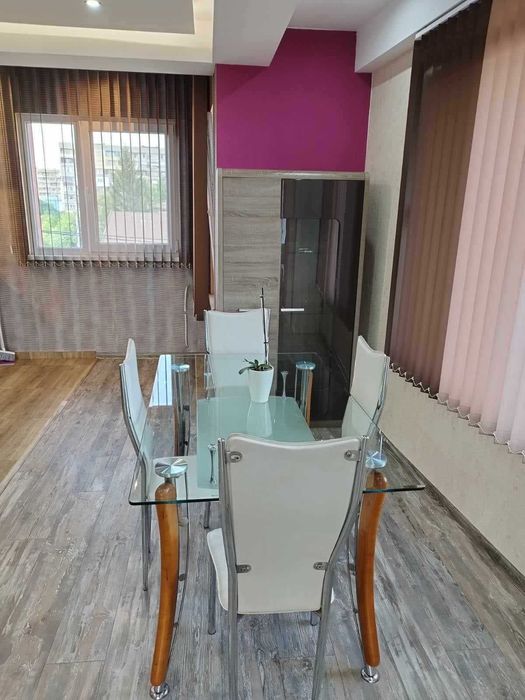 Обширен 100 кв.м. двустаен апартамент под наем в "Сухата река"