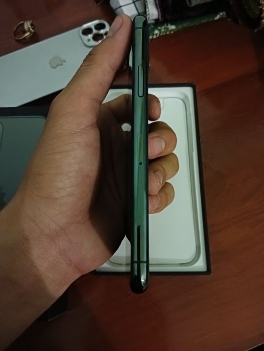 Iphone 11pro sotiladi srocna