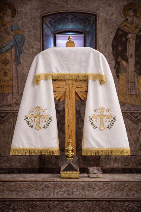 Acoperământ Cruce Biserica.