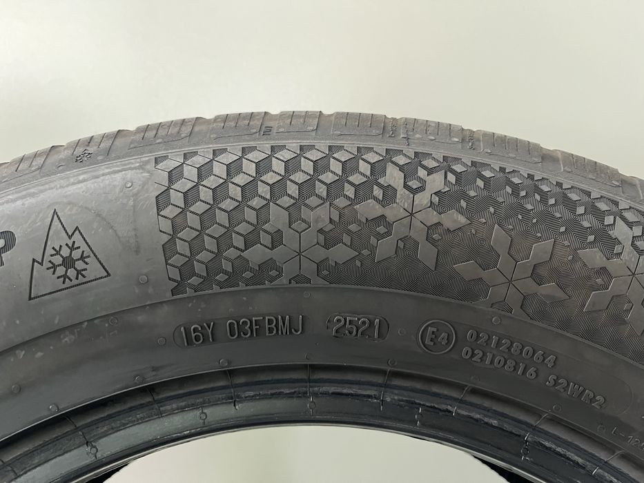Зимни гуми 235/65/17 Continental