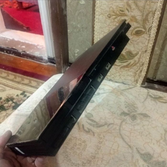 Sony Playstation 2 slim.