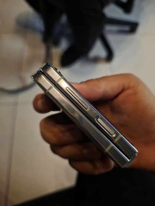 Zflip 5 obmen 256tali Korea