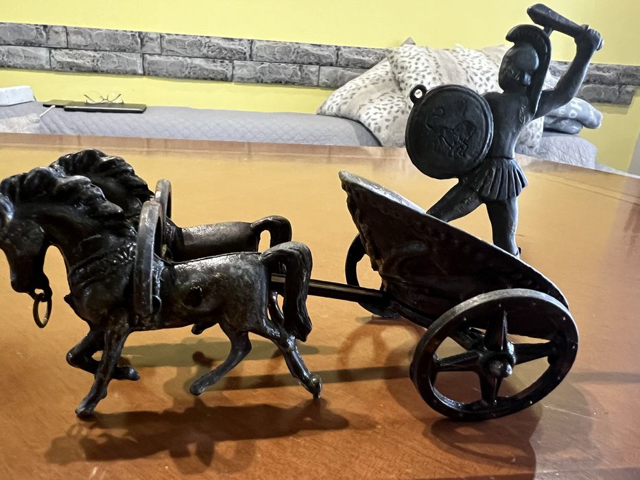 бронзова колесница с римски воин