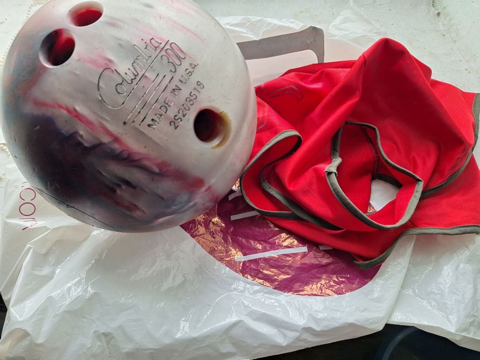 Шары для боулинга. Вместе с переносной.