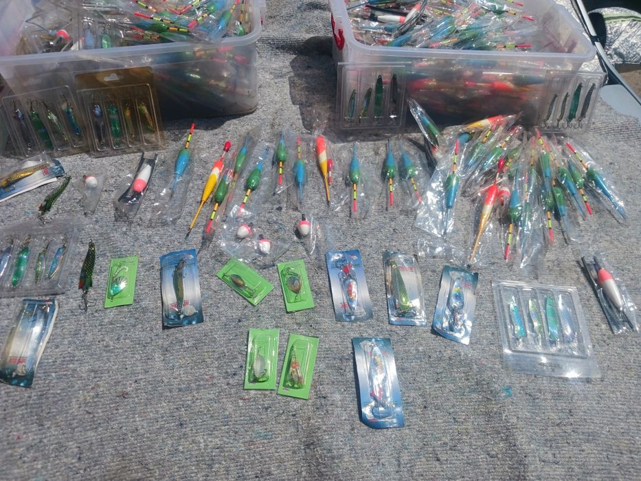 Lingurite pescuit și plute mici și mari