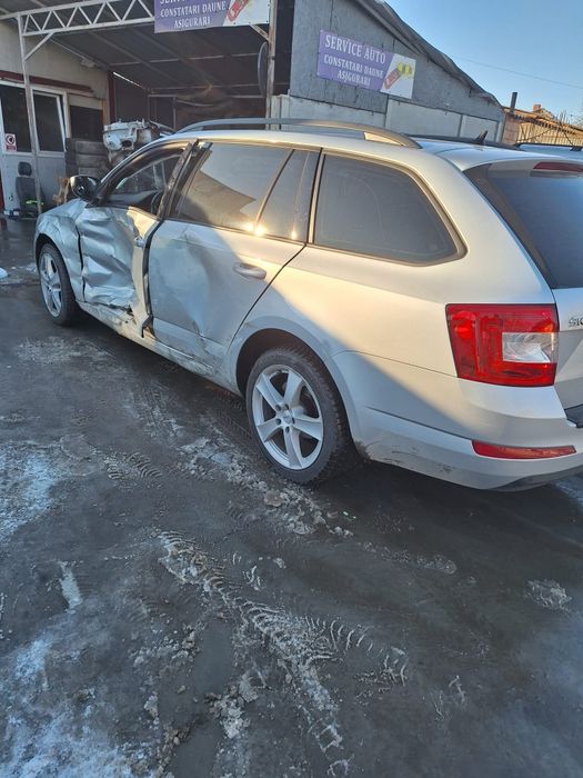 Skoda octavia 3 avariata