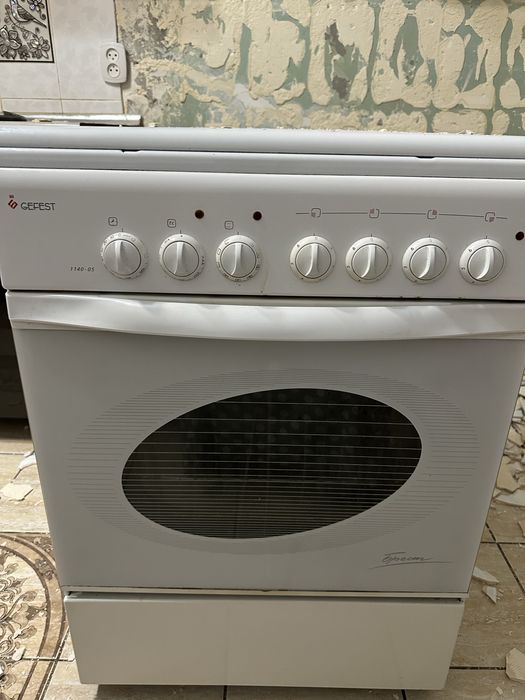 Продам электроплиту Гефест б/у