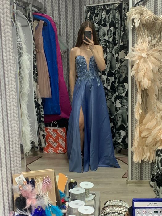 Бална рокля с корсет