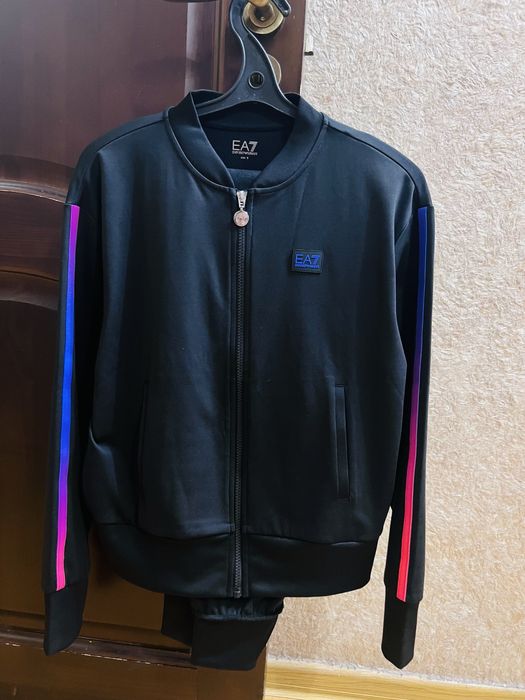 Женский спортивный костюм ЕА7 оригинал