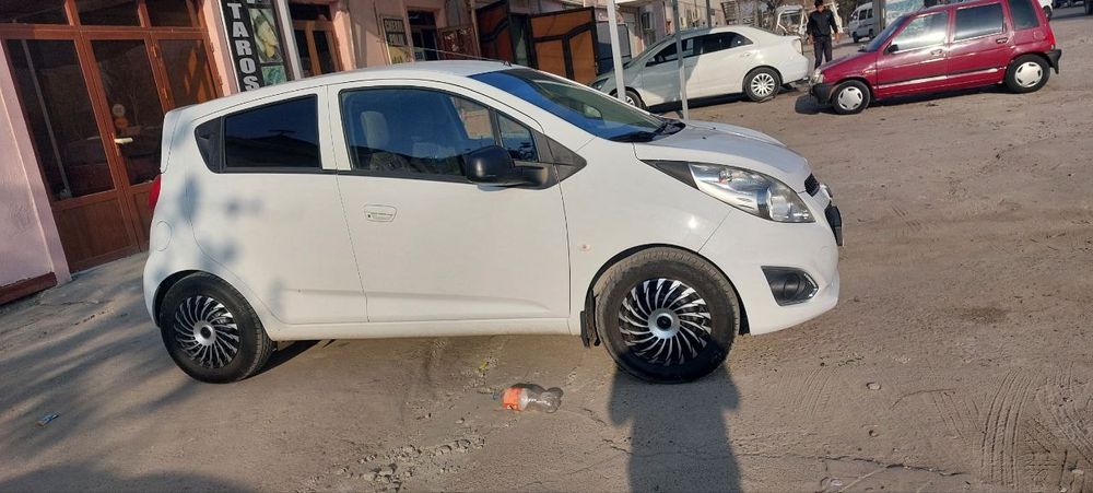 Спарк   сотилади