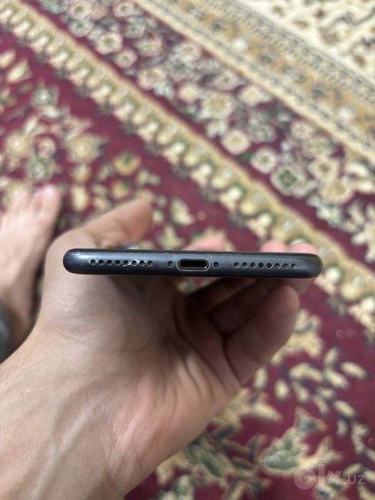Iphone 8 plus 256Gb karobka bor 8plus atpechatka ishlidi