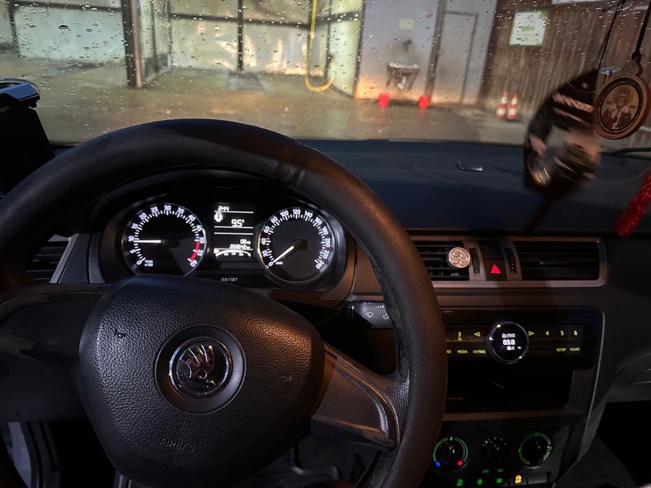 Vand skoda rapid