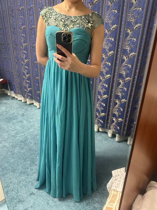 Вечернее платье