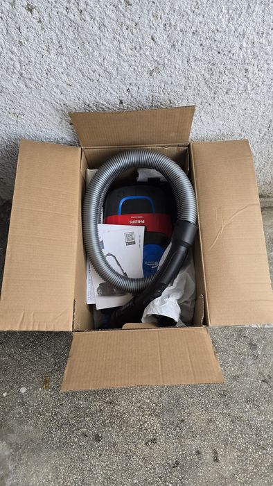 Aspirator fără sac, Philips PowerPro Compact, FC9330/09, 750W., PowerCyclone 5, perii triactive, parchet, filtru anti-alergic ECARF, roșu