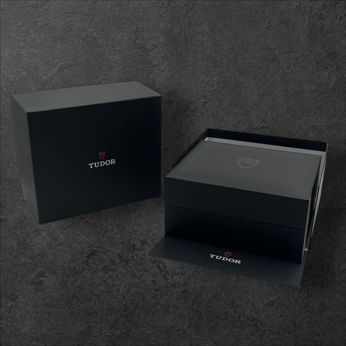 TUDOR кутия за часовник нова