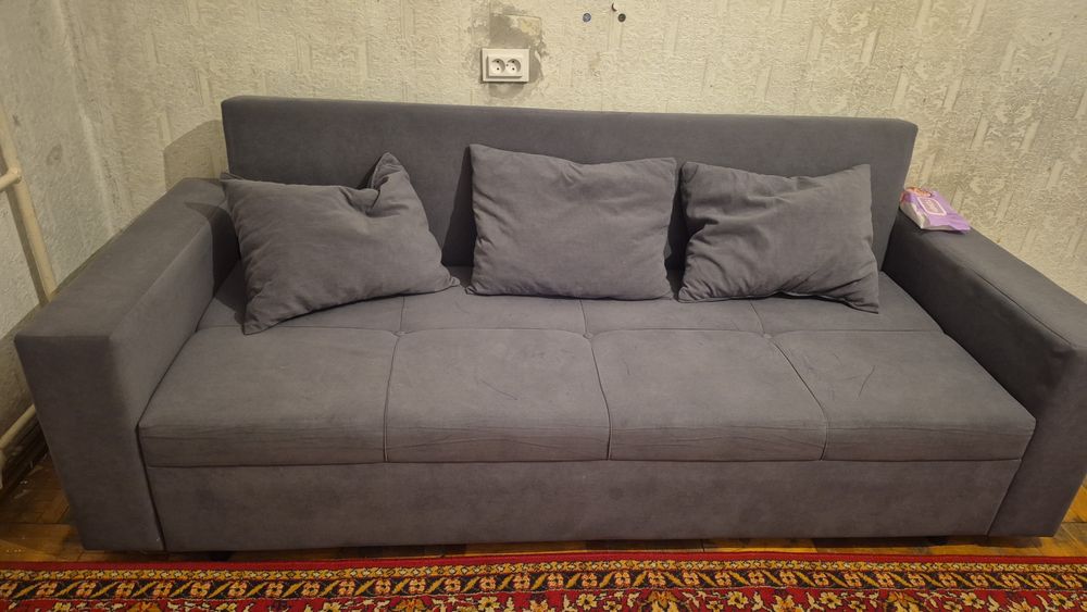 Продам диван серого цвета