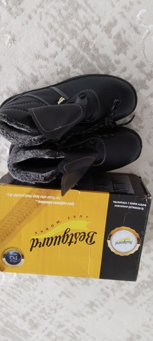 Продам зимние ботинки